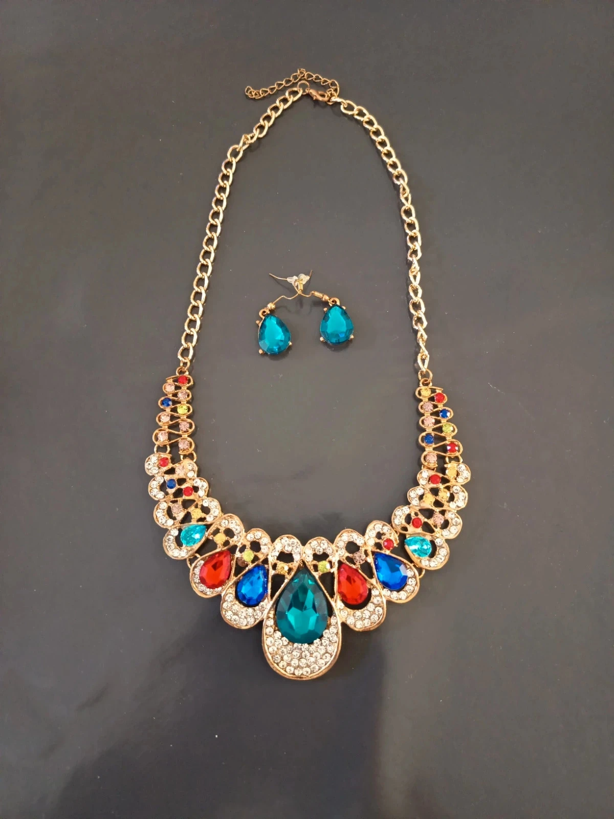 Parure collier et boucles oreilles